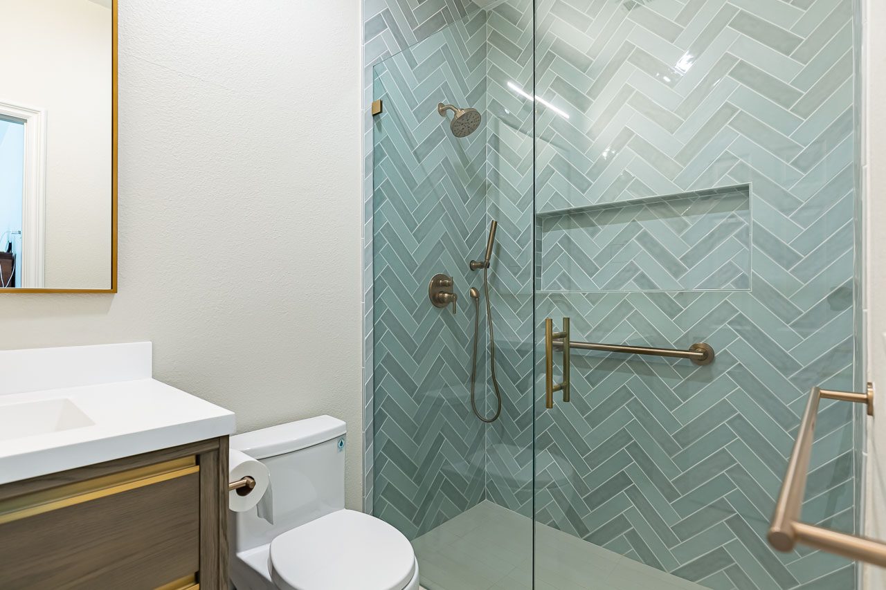 Guest bath after